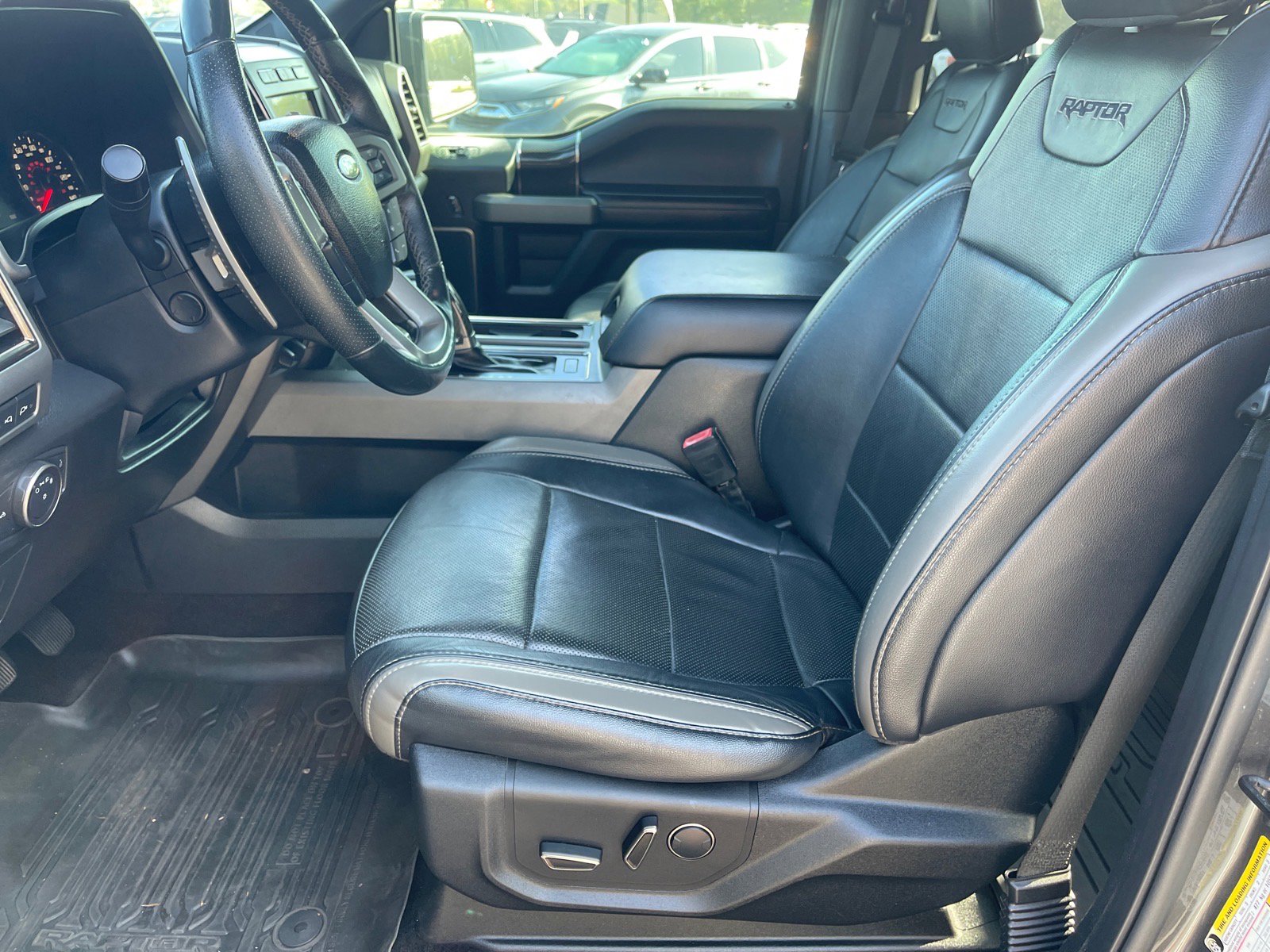 Used 2018 Ford F150 Raptor w/ Equipment Group 802A Luxury image 10