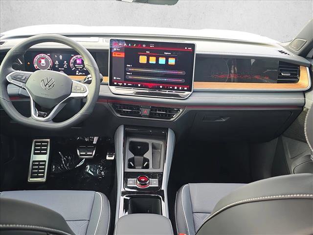 New 2026 Volkswagen Tiguan SEL R-Line image 18