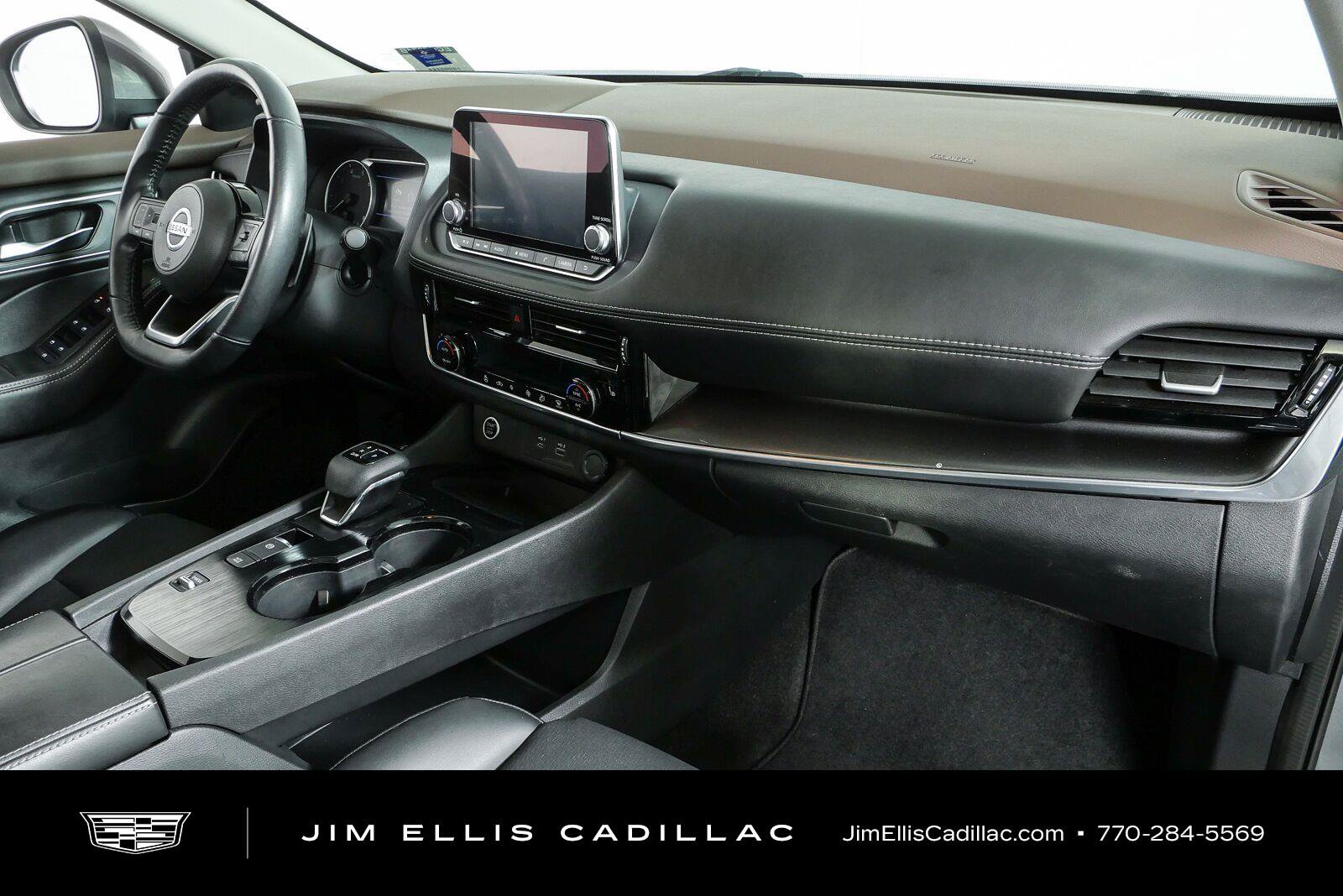Used 2021 Nissan Rogue SV w/ Premium Package FWD image 26