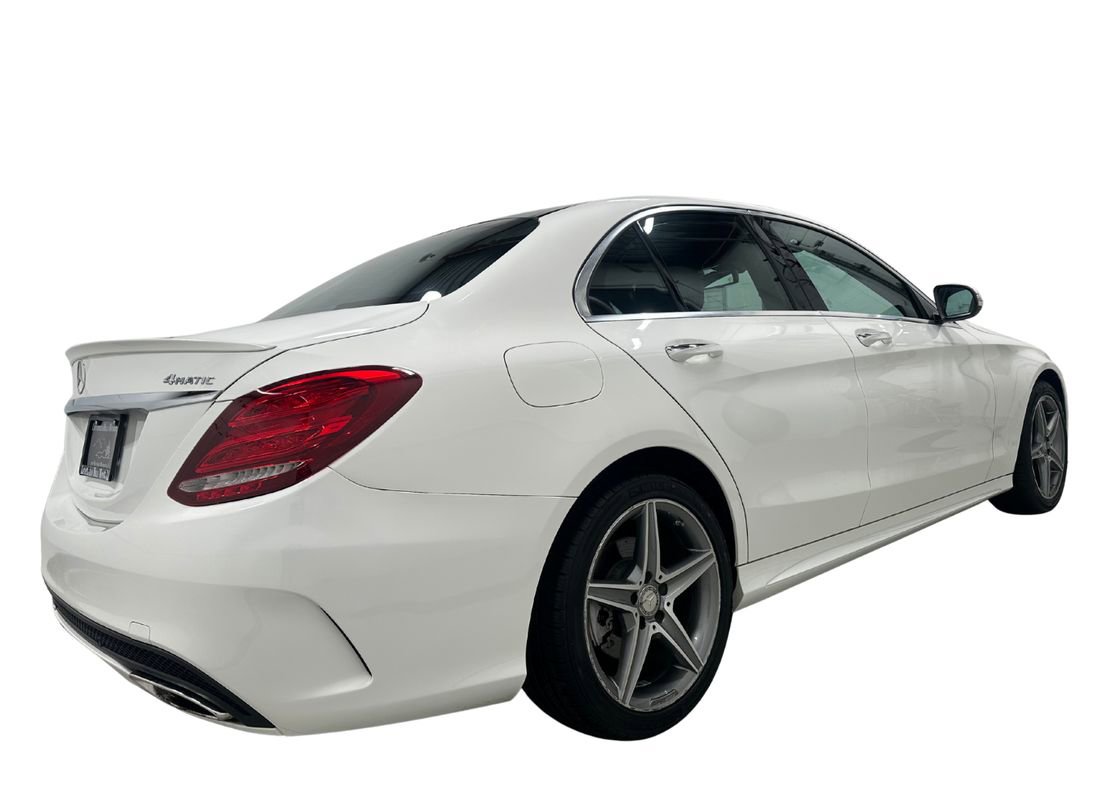 Used 2015 Mercedes-Benz C 300 4MATIC Sedan image 4