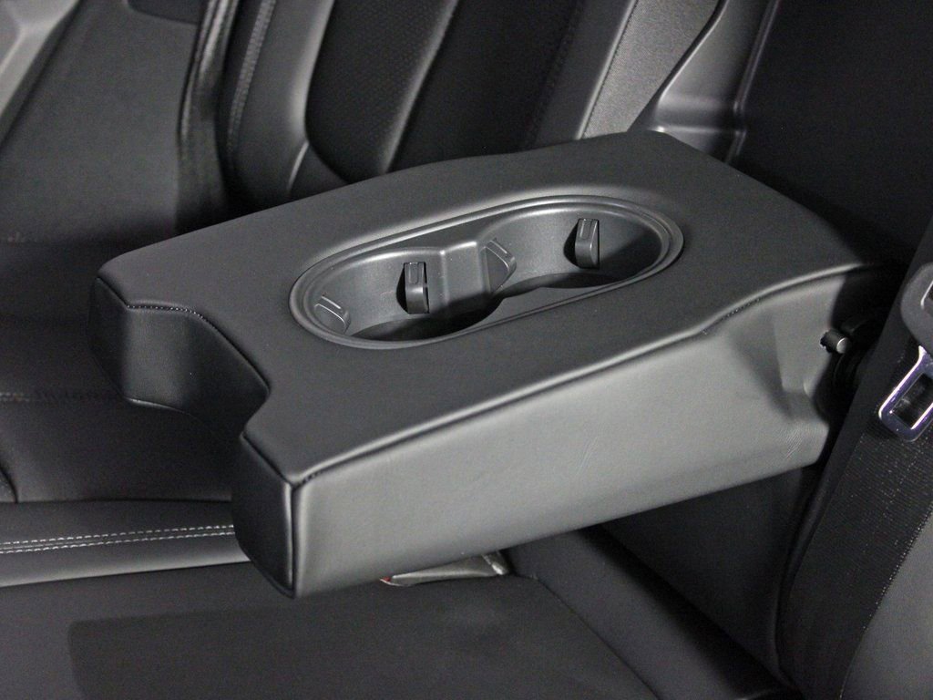 Certified 2025 Porsche Macan image 35