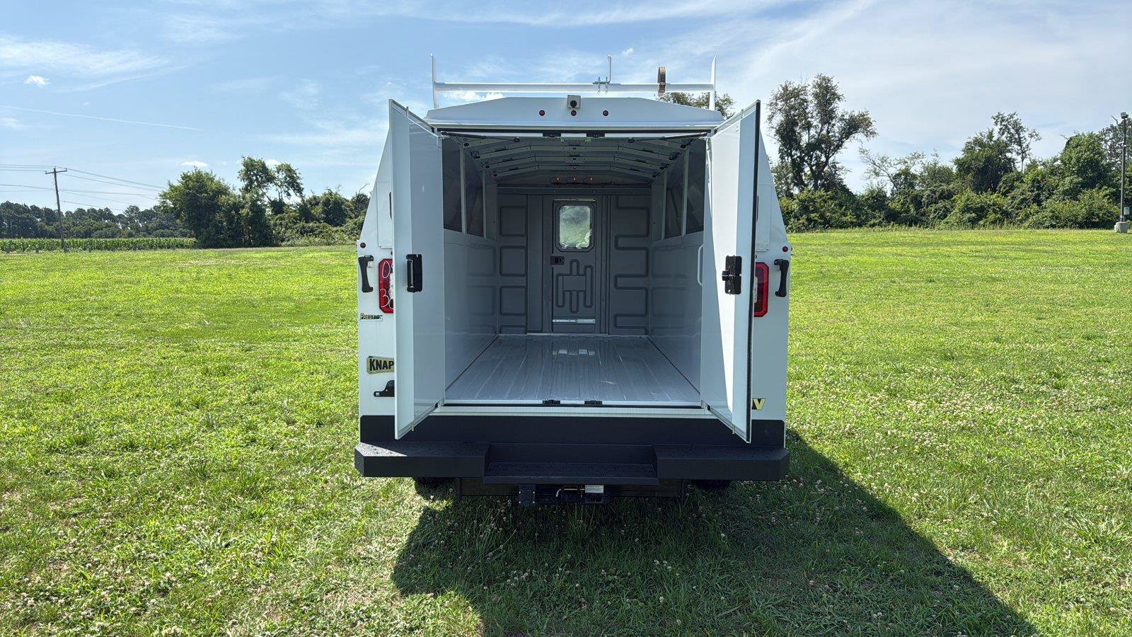 New 2027 Ford E-350 and Econoline 350 Super Duty w/ Power Equipment Group RWD image 9