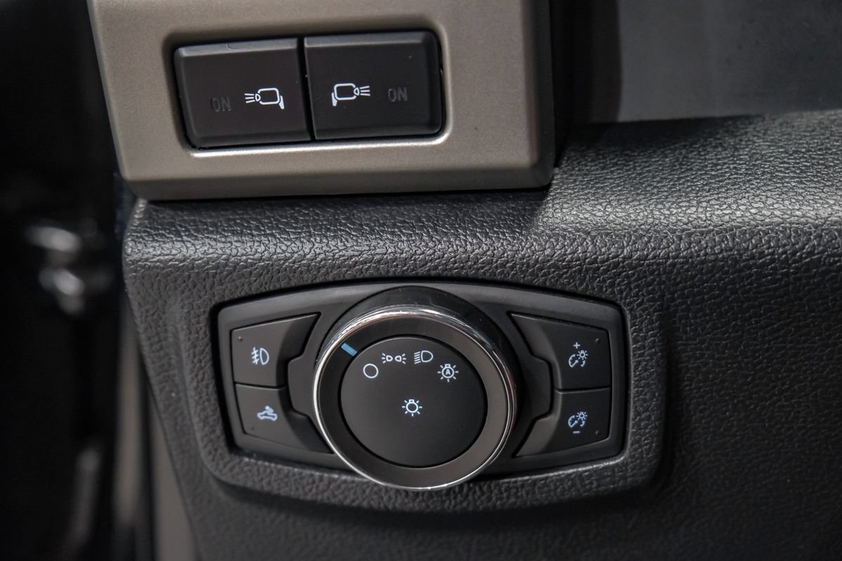 Used 2021 Ford F250 Lariat w/ Lariat Value Package AWD/4WD image 28