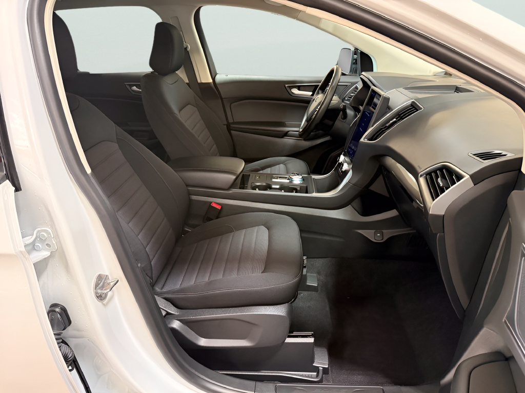 Used 2024 Ford Edge SE w/ Black Appearance Package AWD/4WD image 23