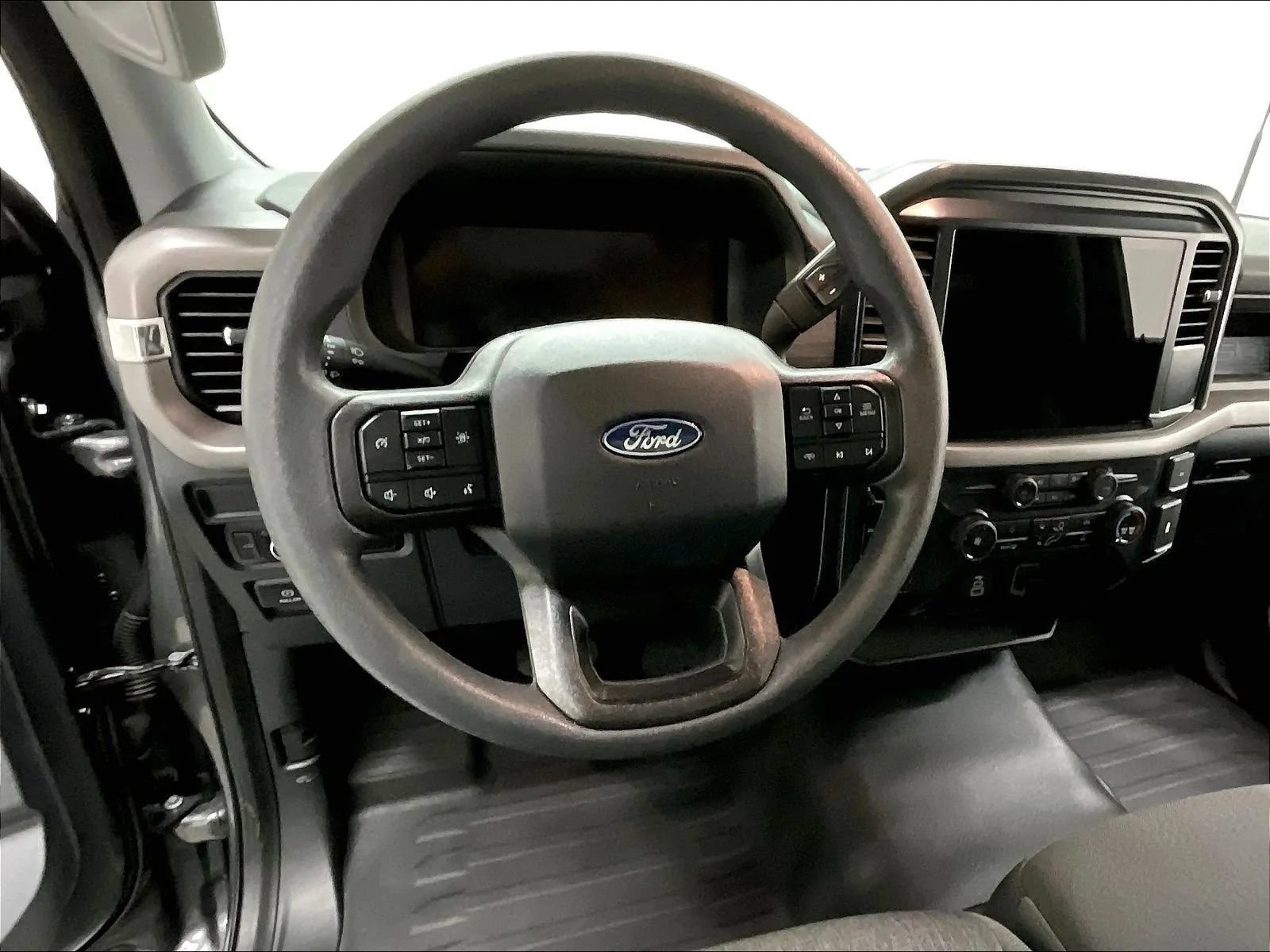 Used 2025 Ford F150 XL w/ Equipment Group 103A High AWD/4WD image 15
