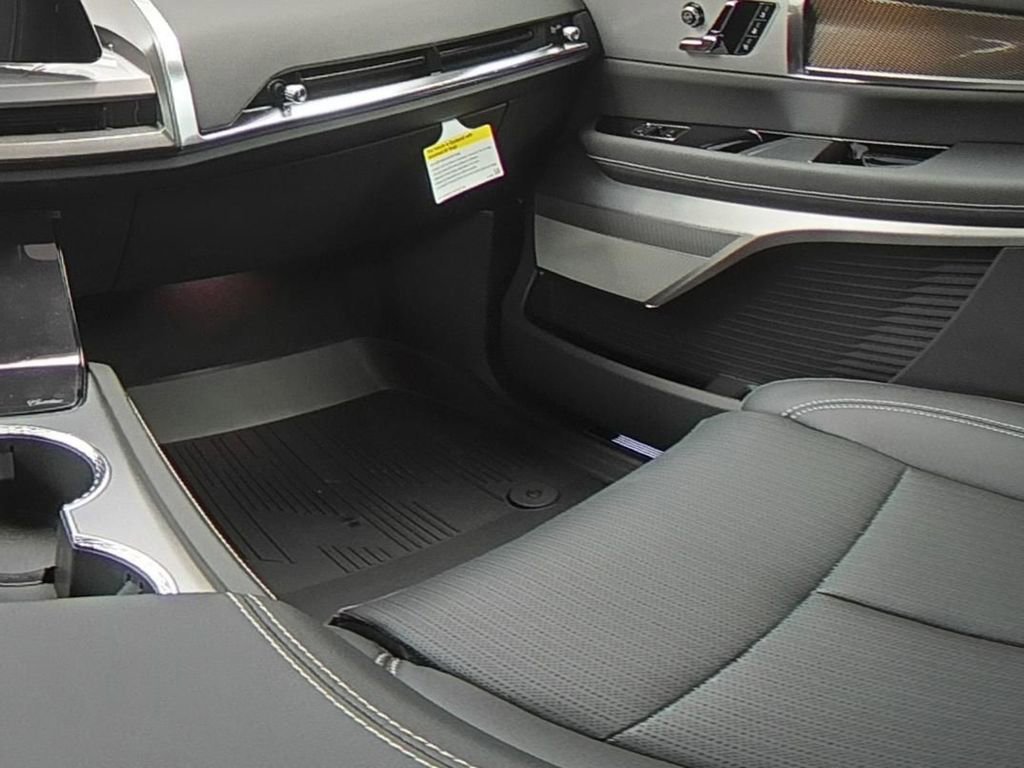 New 2026 Cadillac Vistiq Luxury w/ LPO, Floor Liner Package image 14
