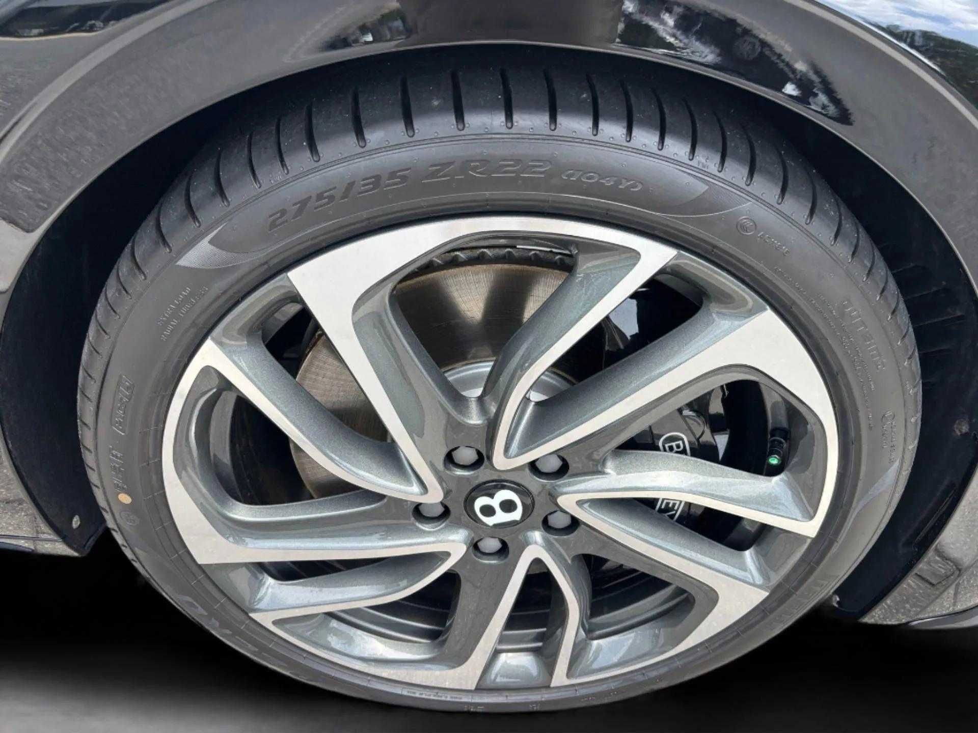 New 2025 Bentley Flying Spur Plug-In Hybrid image 39