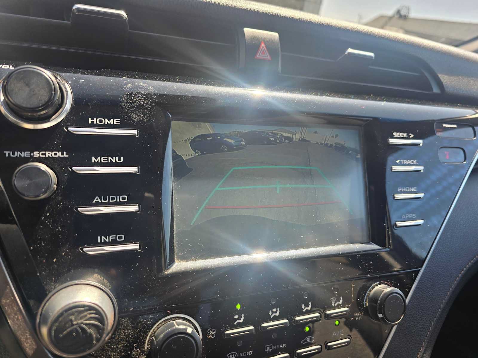 Used 2018 Toyota Camry LE FWD image 28