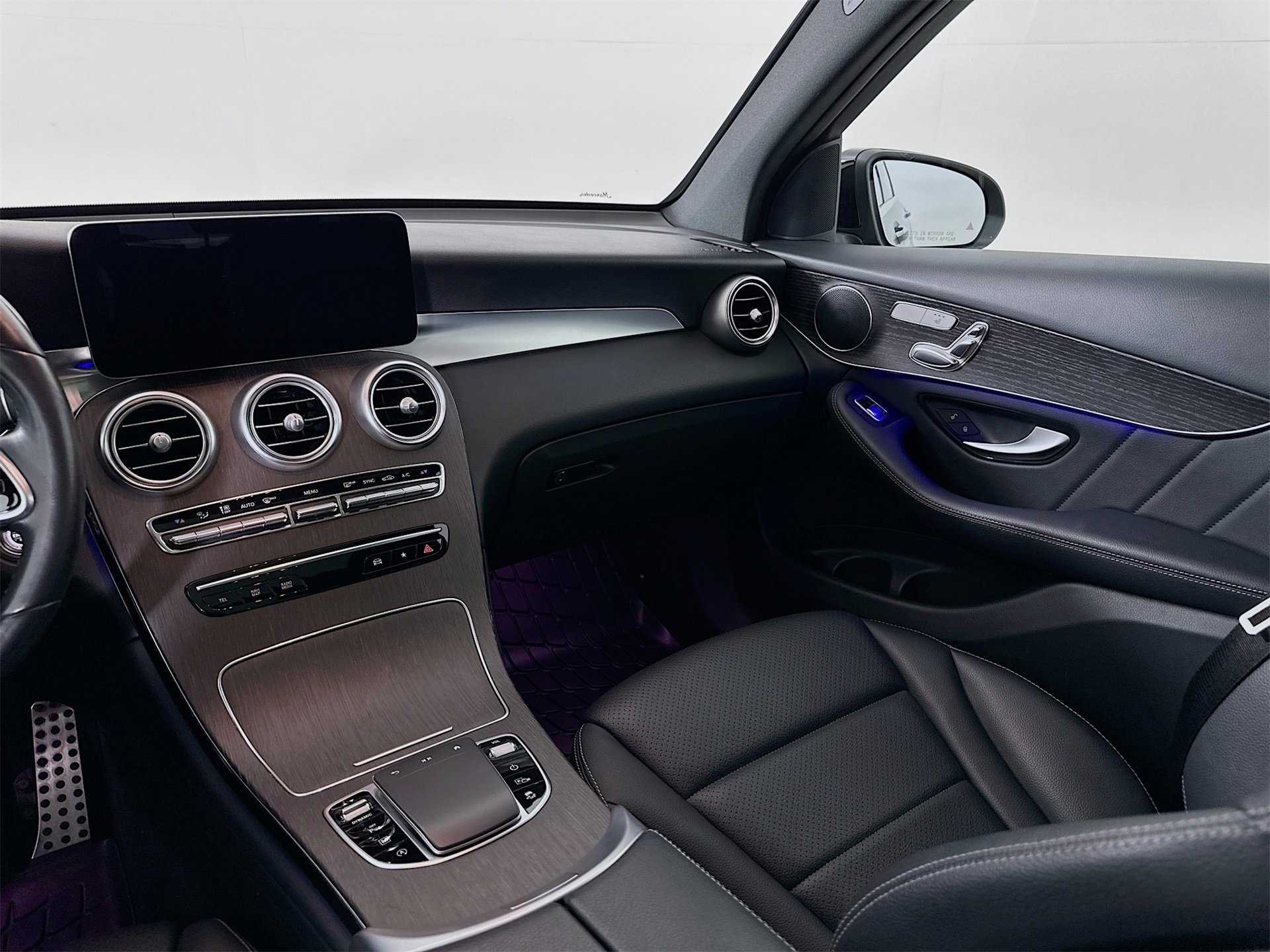 Used 2022 Mercedes-Benz GLC 300 4MATIC image 25