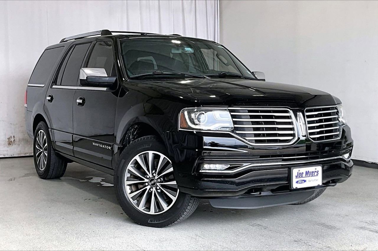 Used 2017 Lincoln Navigator Select RWD image 1
