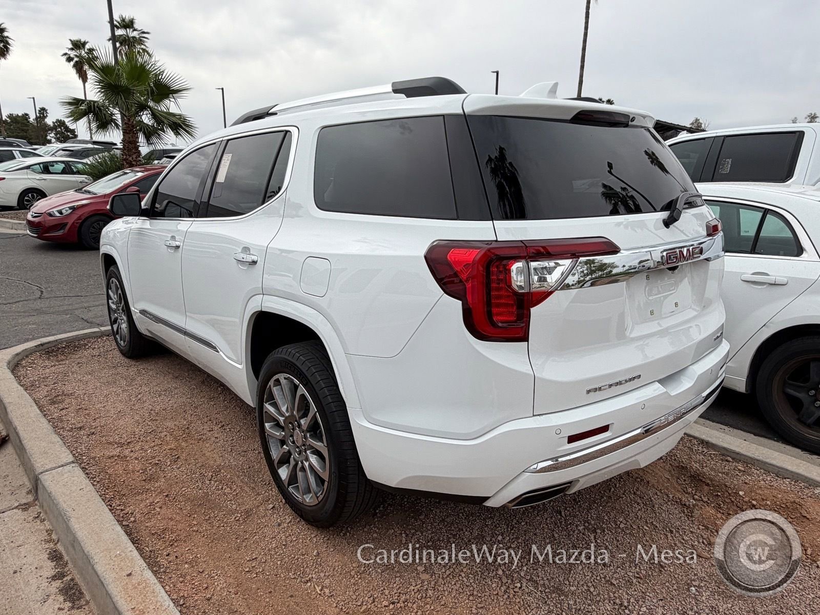 Used 2023 GMC Acadia Denali image 4