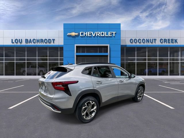 Used 2024 Chevrolet Trax LT FWD image 8
