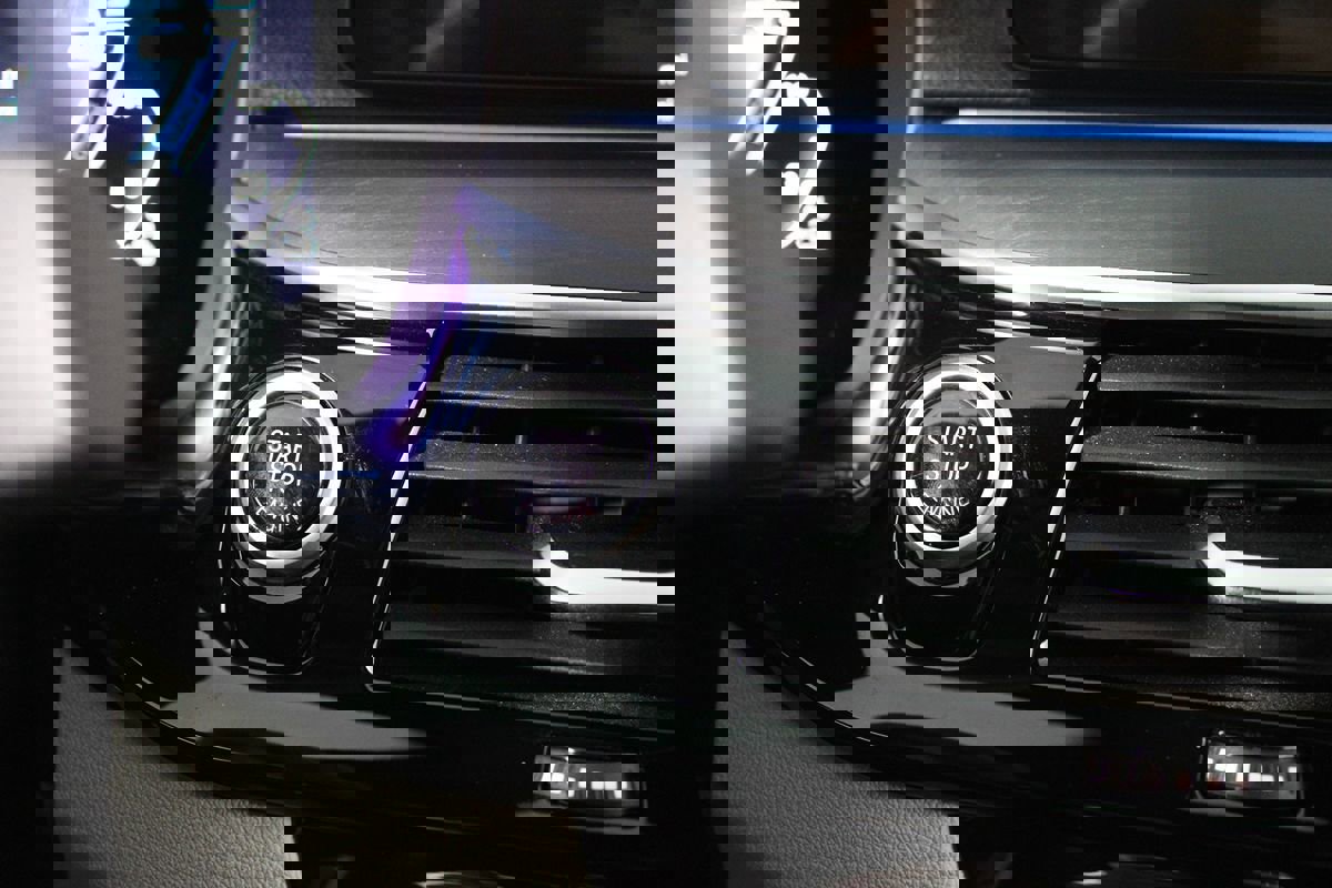 Used 2023 BMW 530e 530e w/ M Sport Package image 18