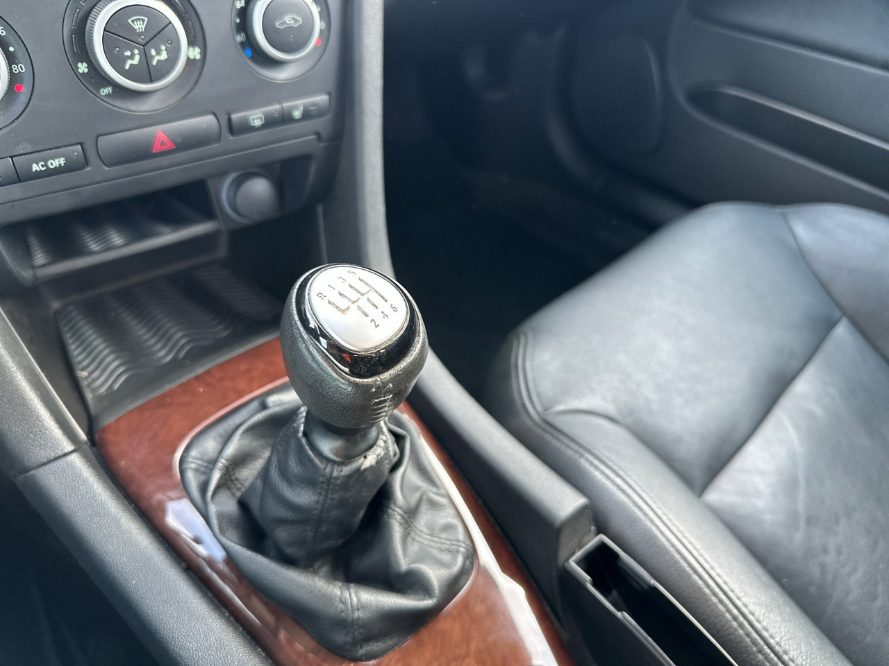 Used 2008 Saab 9-3 2.0T w/ Premium Package image 47