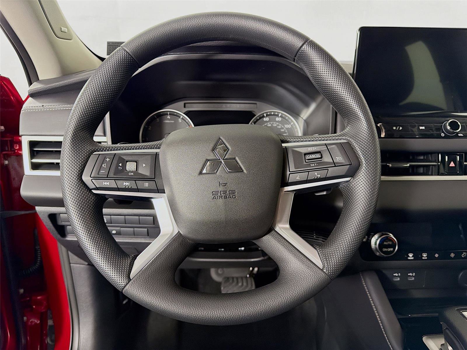 New 2026 Mitsubishi Outlander ES image 12