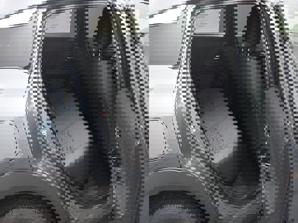 New 2026 Nissan Kicks SV image 25