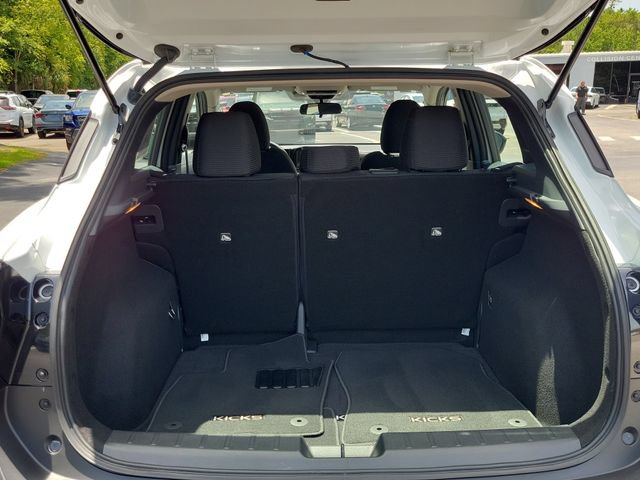 Certified 2025 Nissan Kicks S FWD image 9