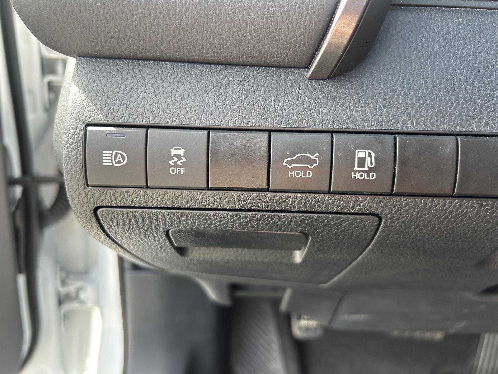 Used 2024 Toyota Camry SE image 13