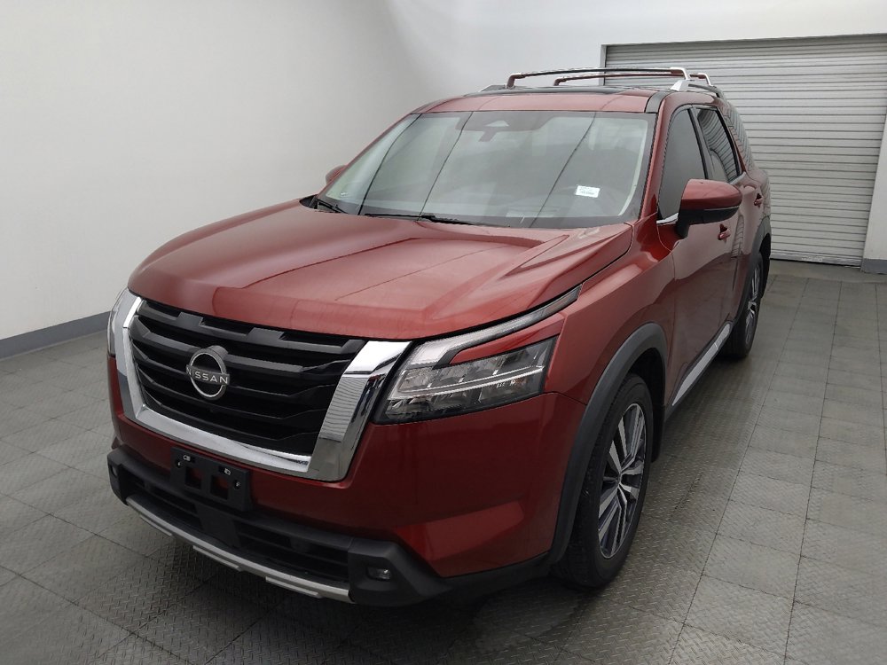 Used 2022 Nissan Pathfinder Platinum w/ Cargo Package FWD image 15