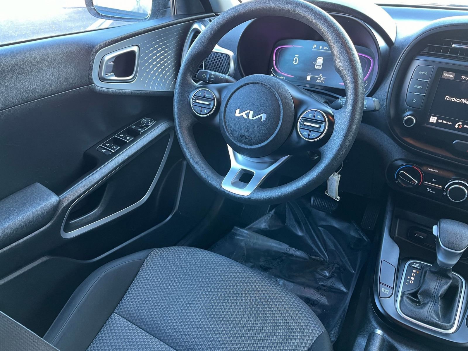 Used 2025 Kia Soul LX w/ LX Technology Package image 30