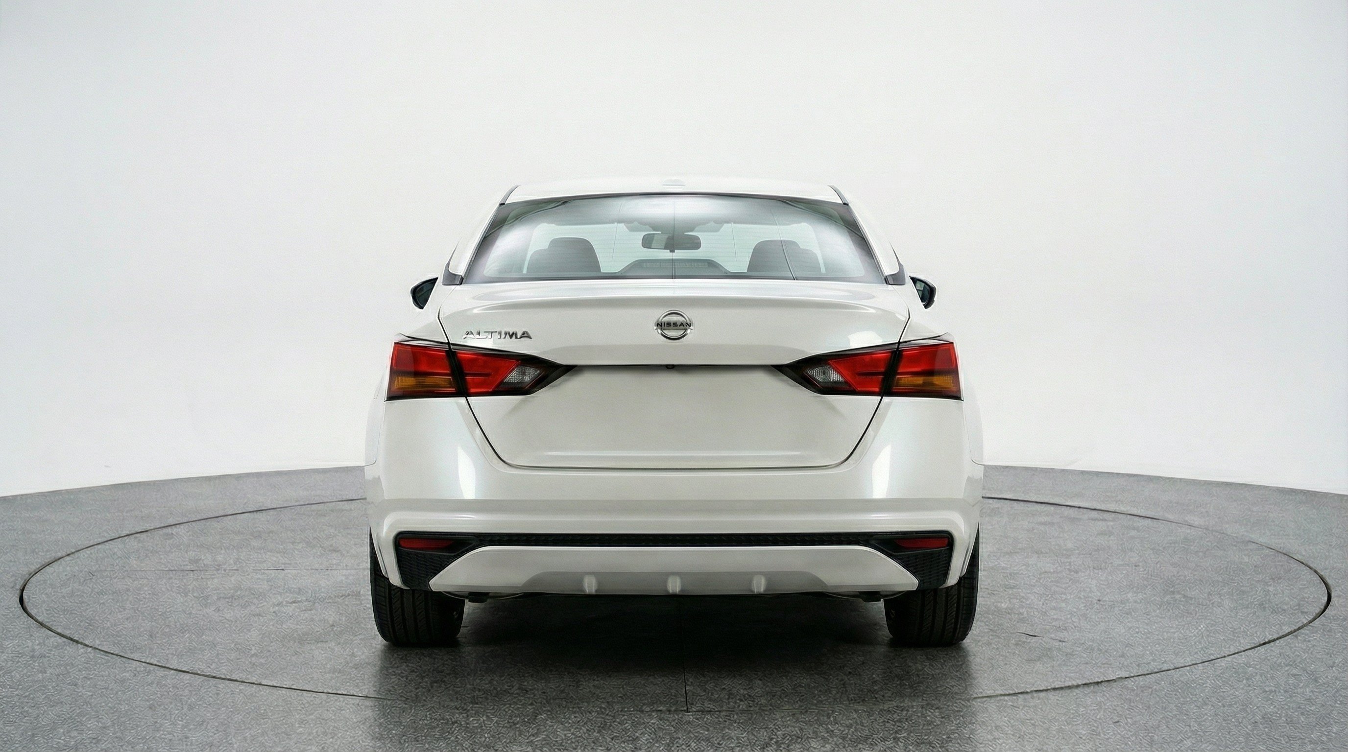 Used 2025 Nissan Altima 2.5 SV FWD image 7