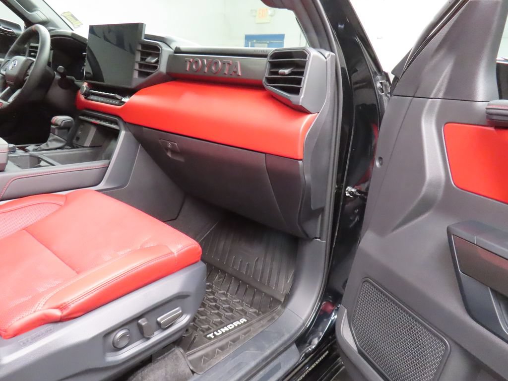 Used 2025 Toyota Tundra Limited AWD/4WD image 35