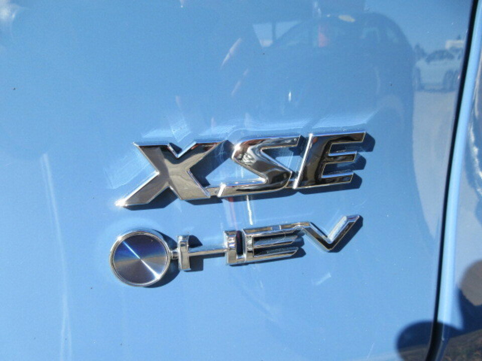 Used 2025 Toyota RAV4 XSE image 5