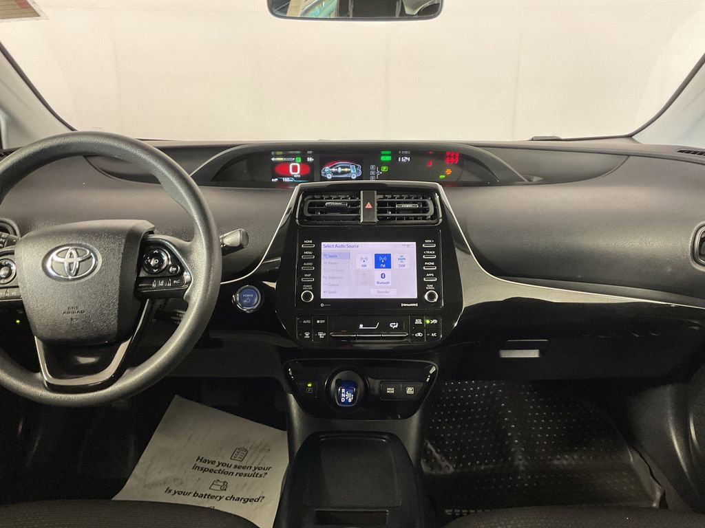 Used 2021 Toyota Prius LE image 15