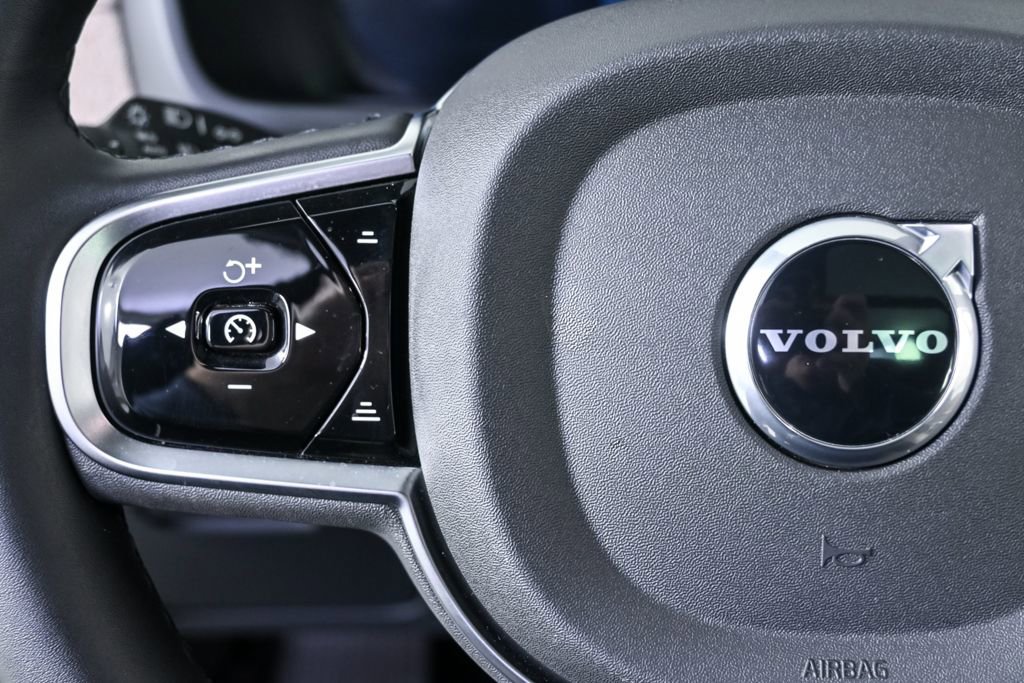 Certified 2025 Volvo XC90 B6 Plus image 12