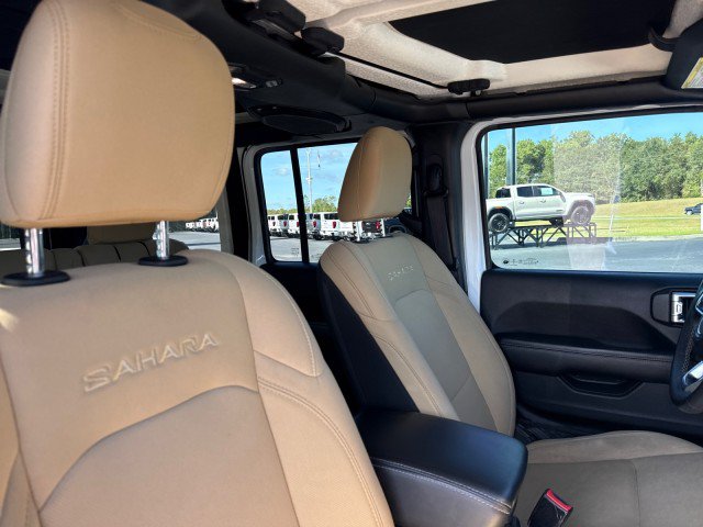 Used 2018 Jeep Wrangler Unlimited Sahara AWD/4WD image 11