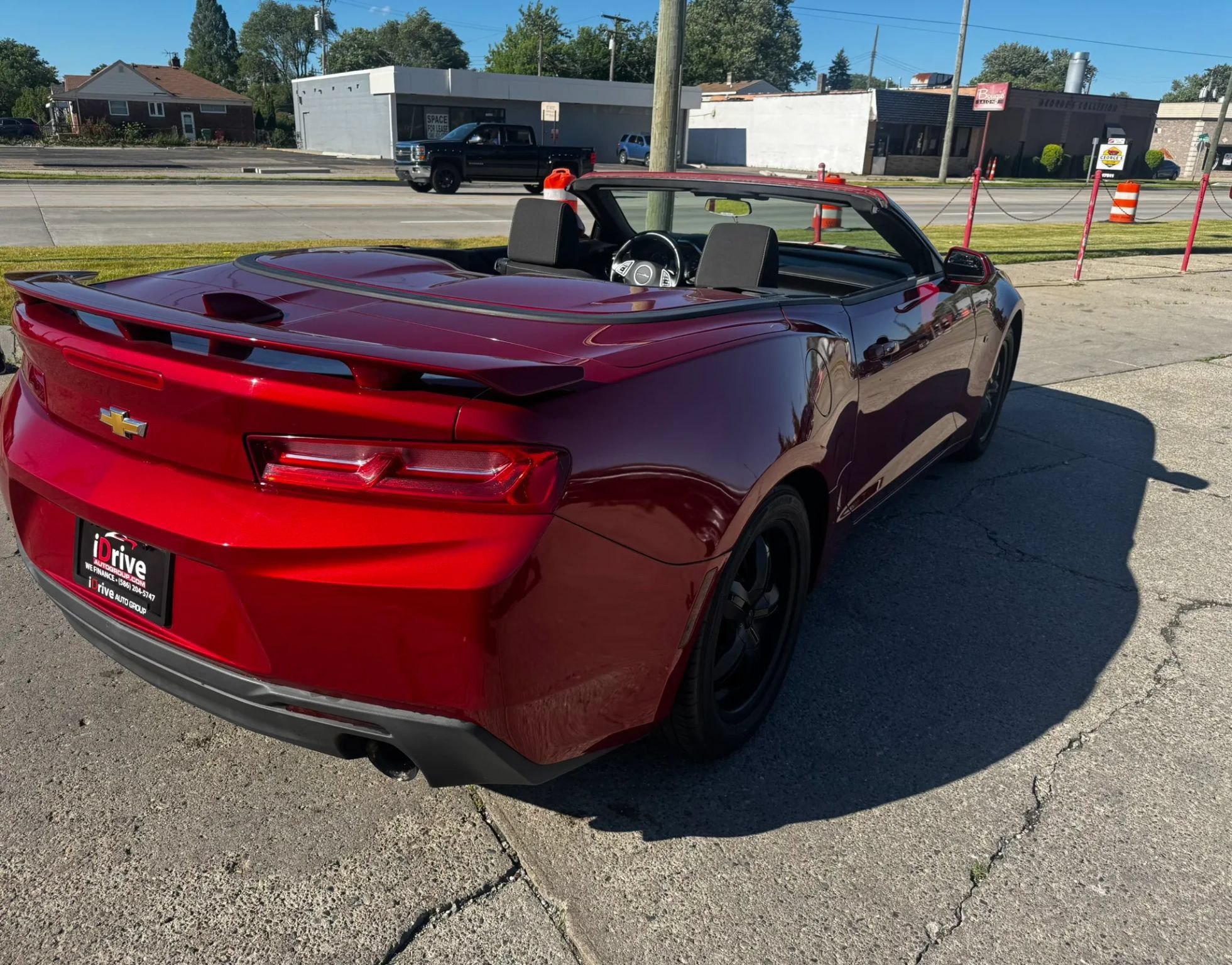 Used 2017 Chevrolet Camaro LT RWD image 11
