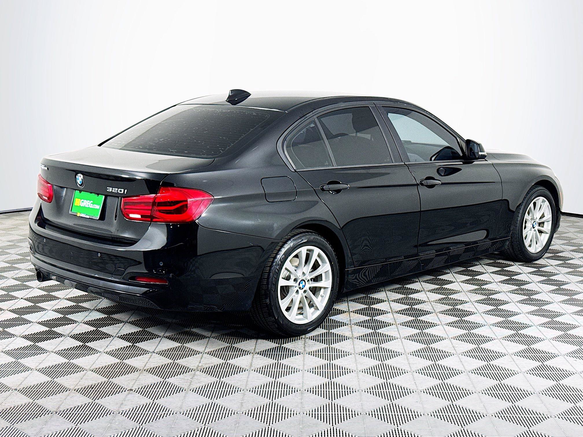 Used 2016 BMW 320i Sedan w/ Driver Assistance Package RWD image 8