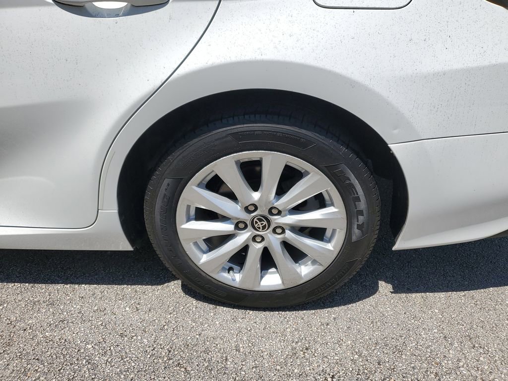 Used 2020 Toyota Camry LE FWD image 9