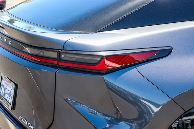 Certified 2025 Lexus RZ 300e FWD image 8