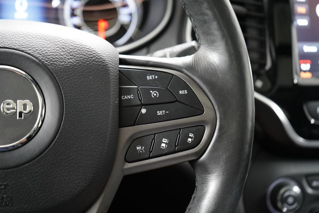 Used 2019 Jeep Cherokee Limited w/ Luxury Group AWD/4WD image 28