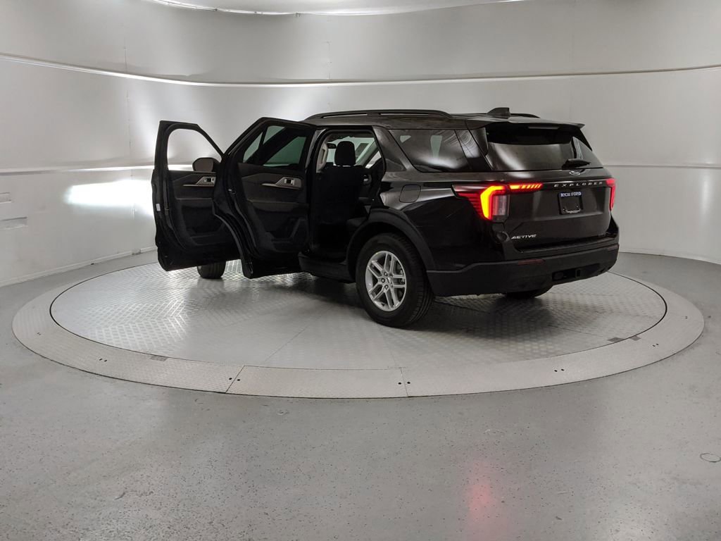 New 2025 Ford Explorer Active image 10