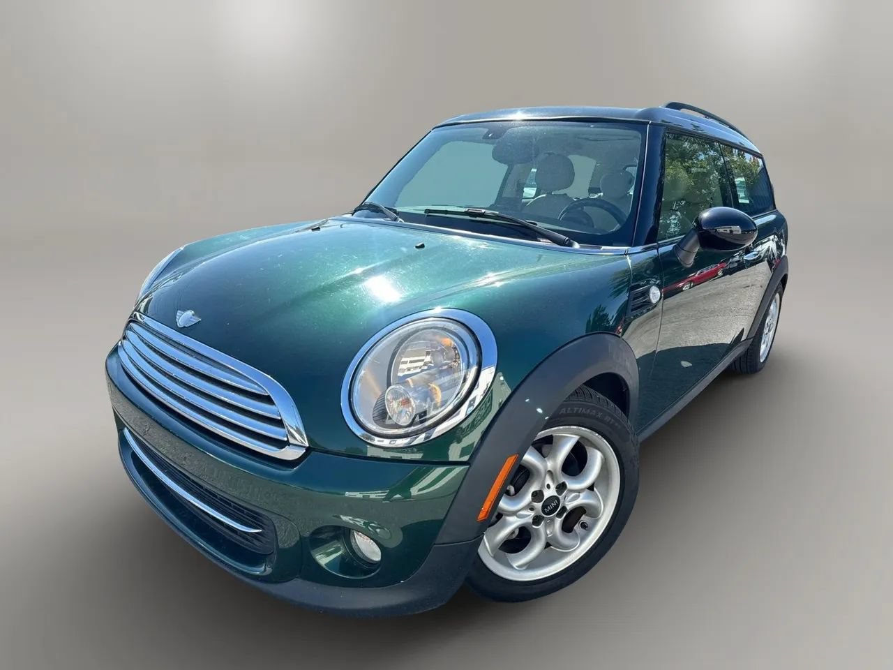Used 2013 MINI Cooper Clubman FWD image 1
