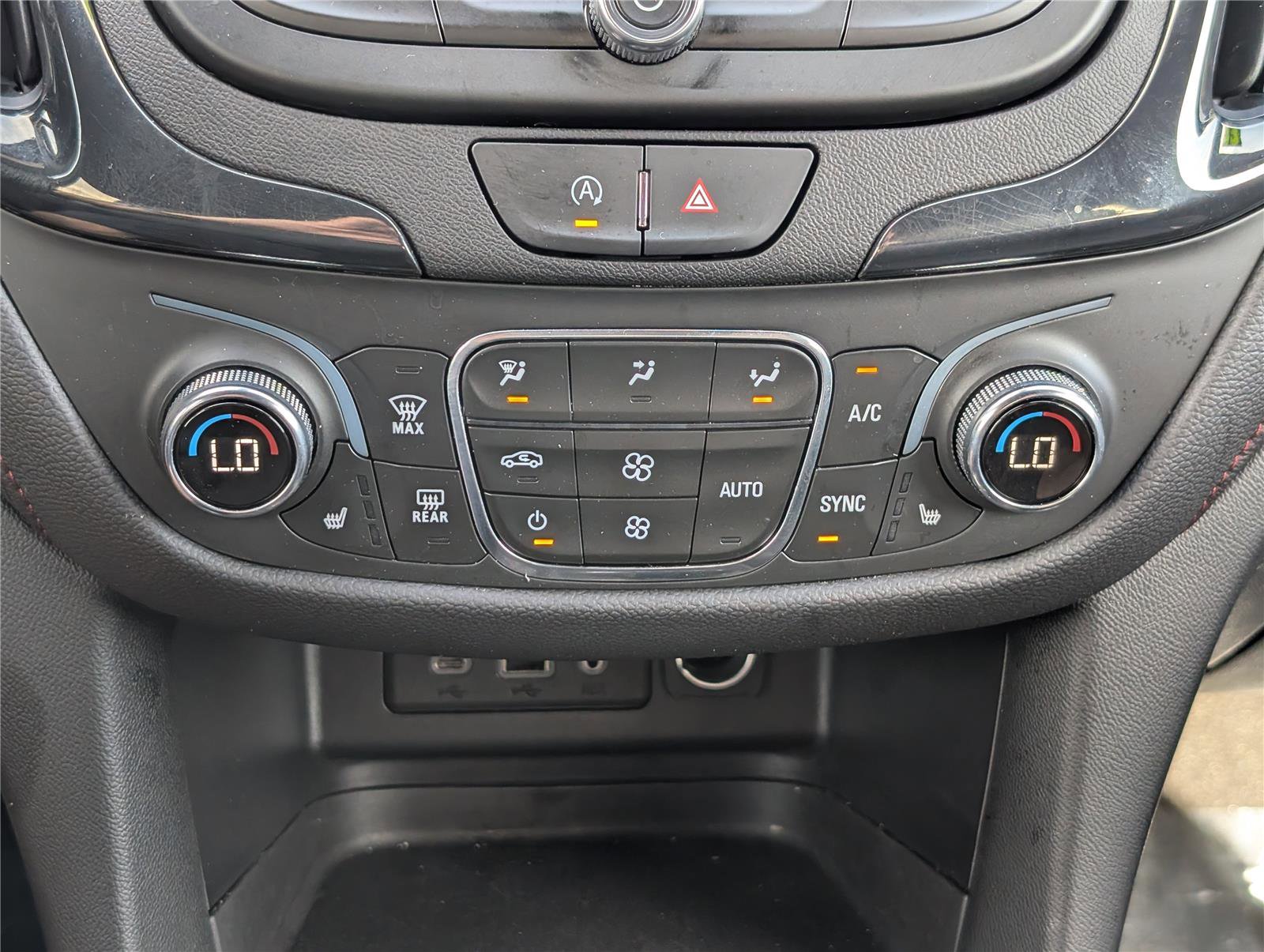 Used 2023 Chevrolet Equinox RS AWD/4WD image 29
