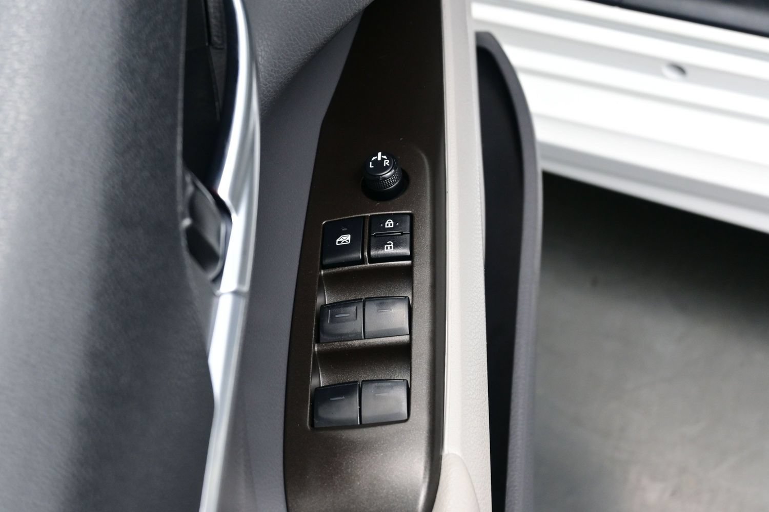 Used 2022 Toyota Camry SE FWD image 10