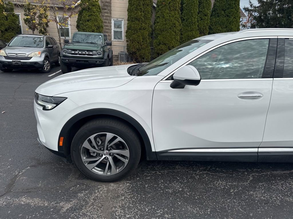 Used 2022 Buick Envision Essence w/ Safety Package image 40