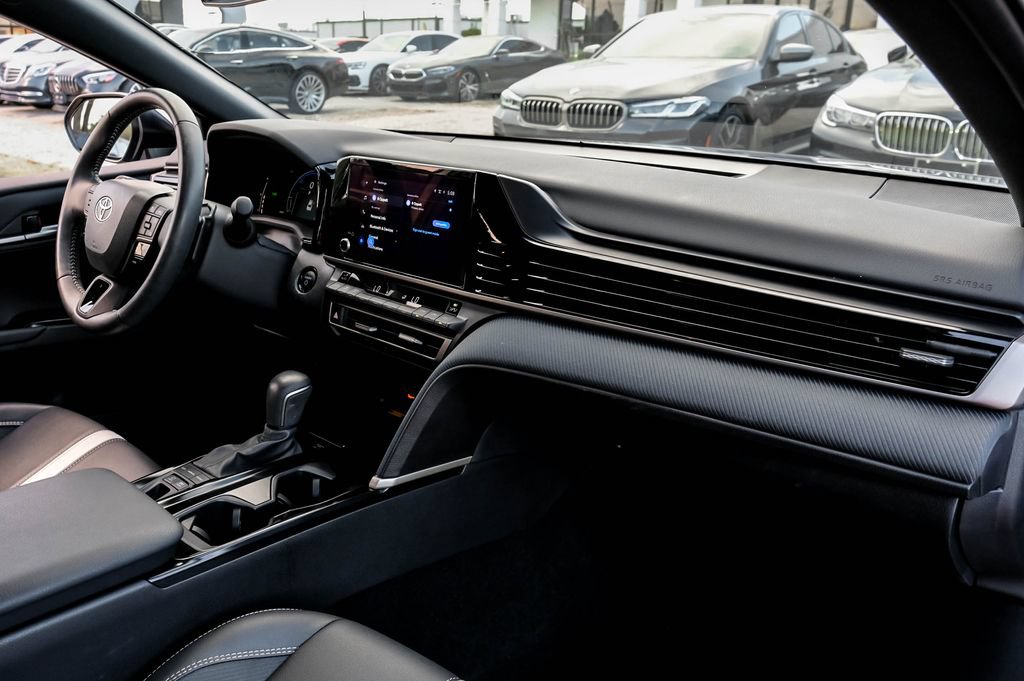 Used 2025 Toyota Camry SE FWD image 10