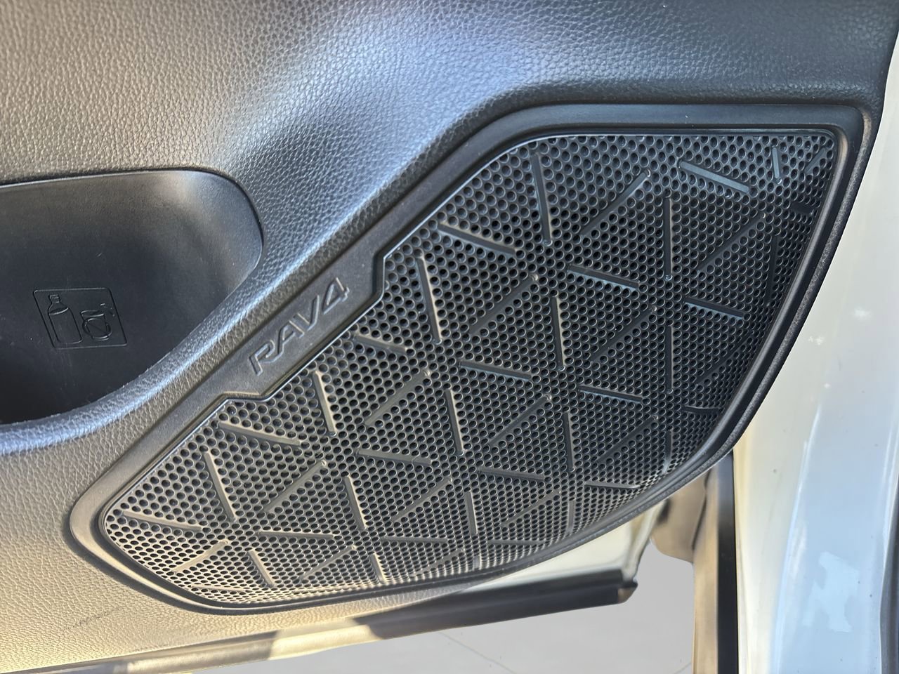 Used 2020 Toyota RAV4 XSE image 13