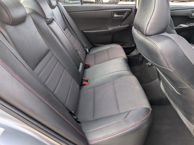 Used 2016 Toyota Camry SE FWD image 19