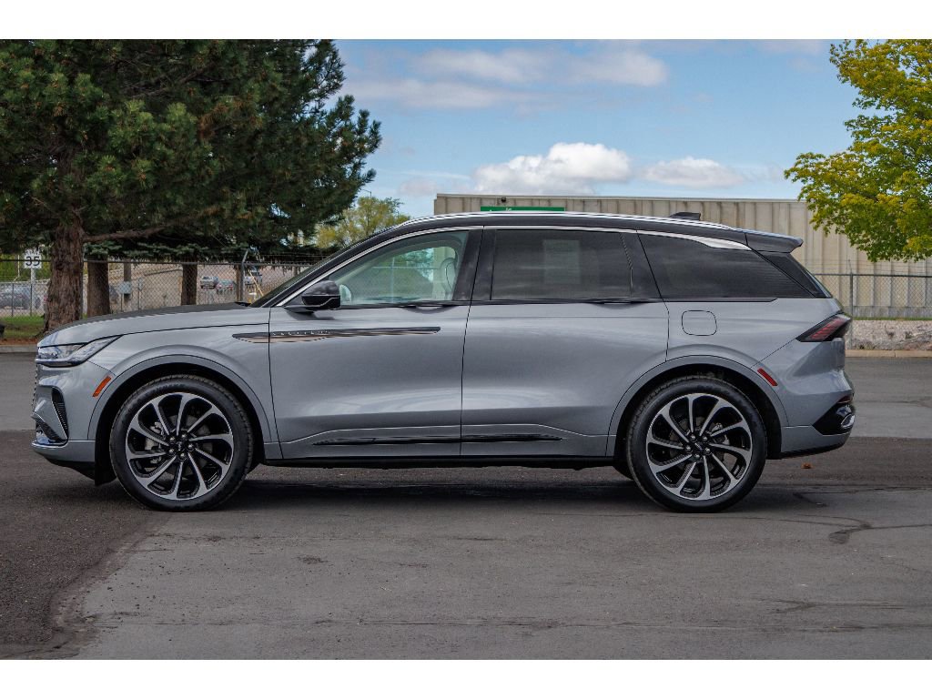 Used 2025 Lincoln Nautilus Black Label AWD/4WD image 6