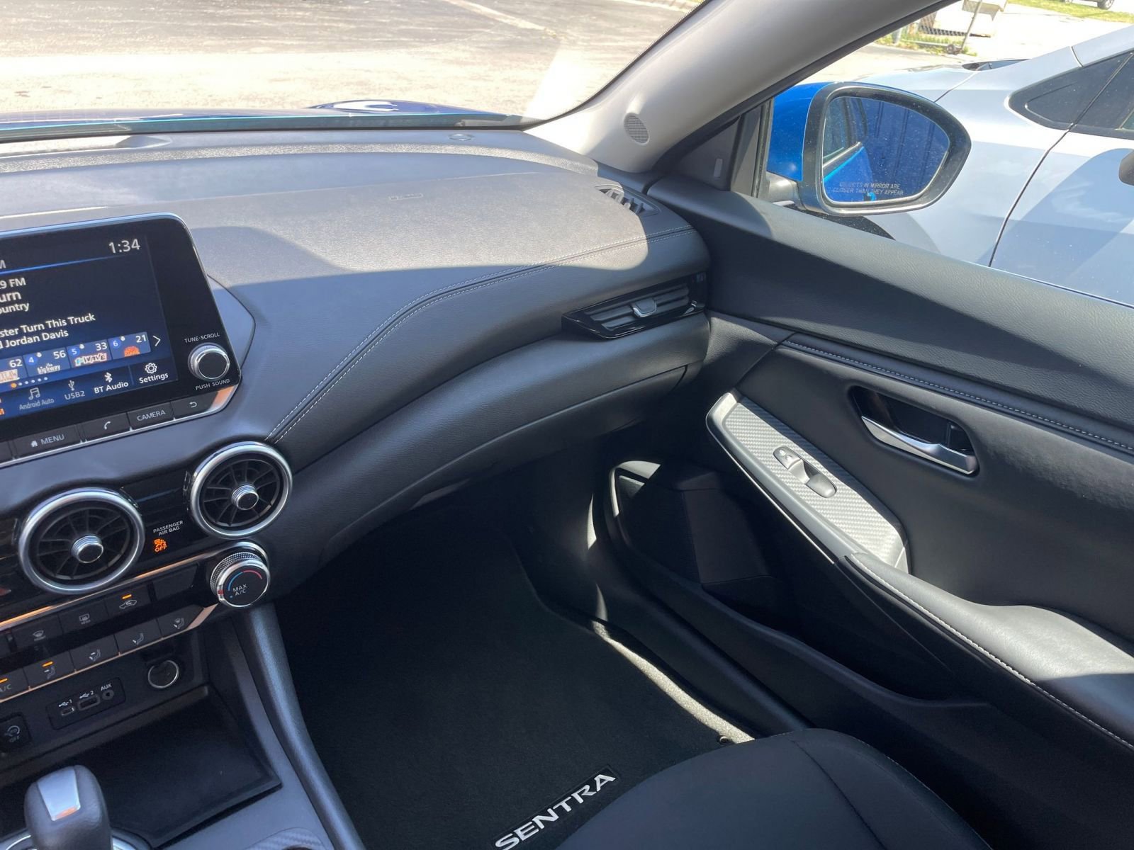 Used 2025 Nissan Sentra SV image 33