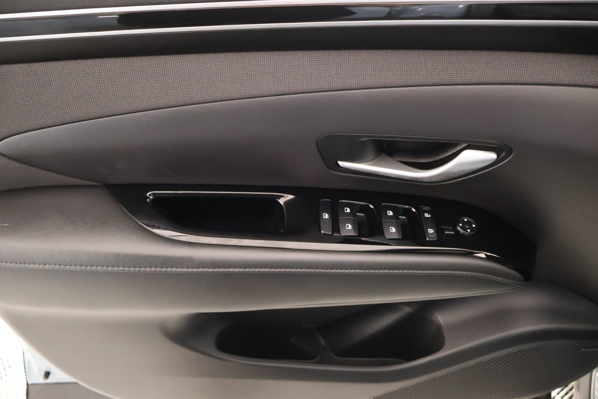 Used 2024 Hyundai Santa Cruz Limited image 17