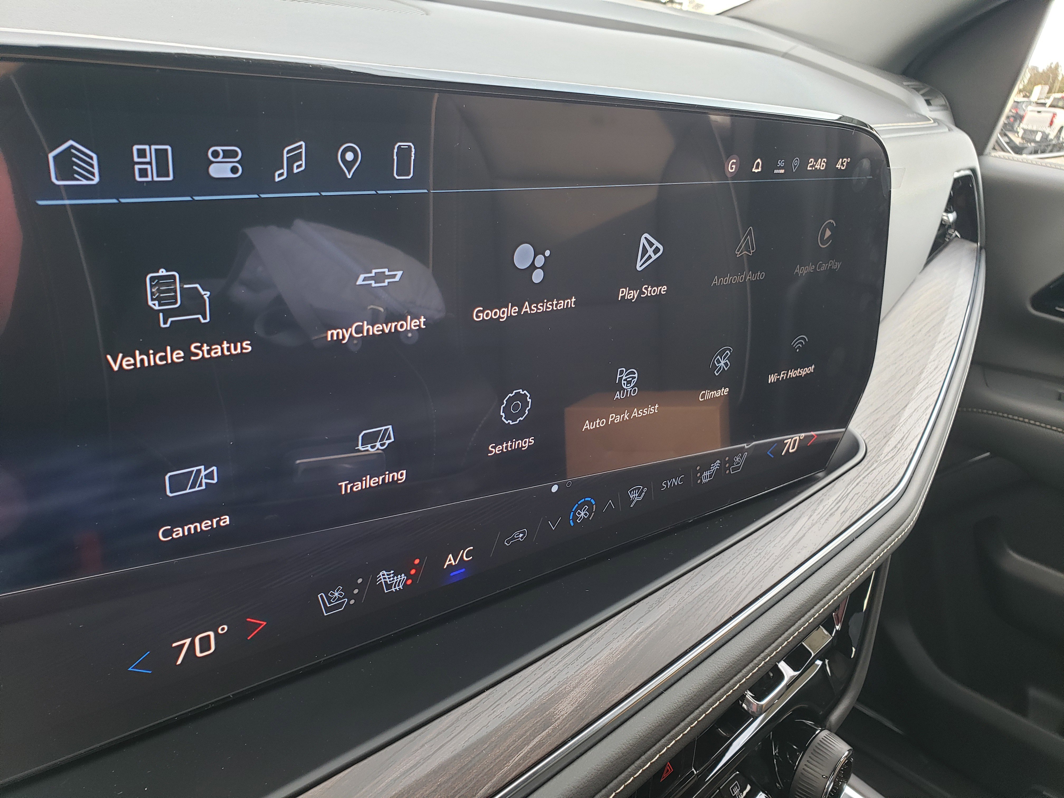 New 2026 Chevrolet Suburban Premier image 24