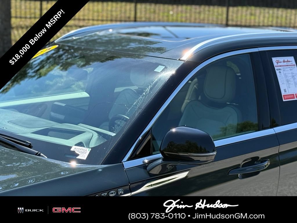 Used 2025 Lincoln Aviator Black Label AWD/4WD image 12