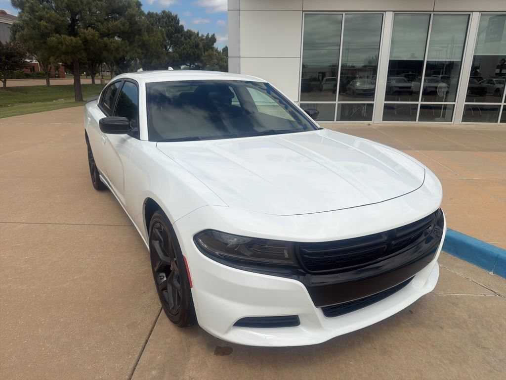 Used 2023 Dodge Charger SXT w/ Blacktop Package RWD image 2