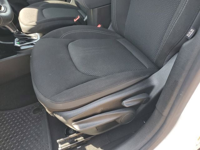 Certified 2022 Jeep Renegade Altitude AWD/4WD image 21